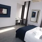 B&B 77