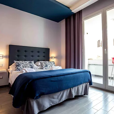 77 Bed & Breakfast 4*