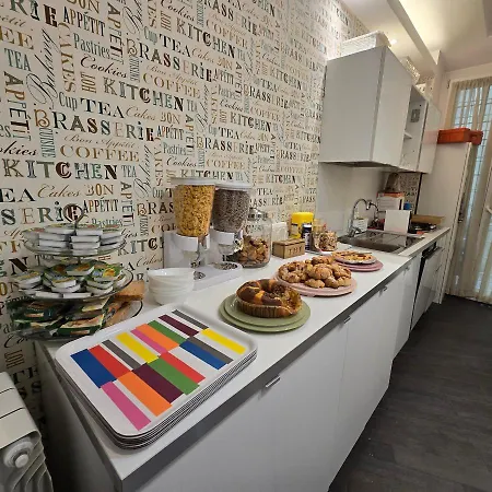 77号家庭食宿酒店 4*