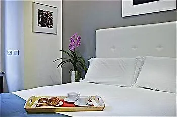 77 Bed & Breakfast 4*