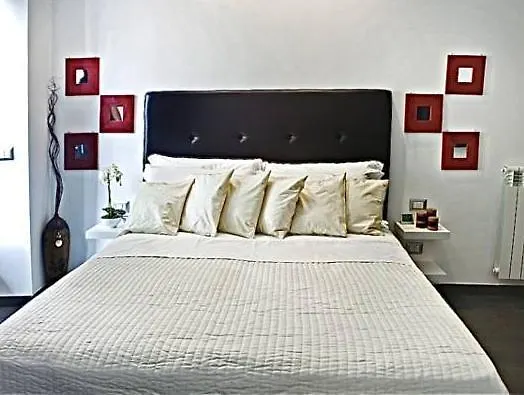 77 Bed and Breakfast 4*